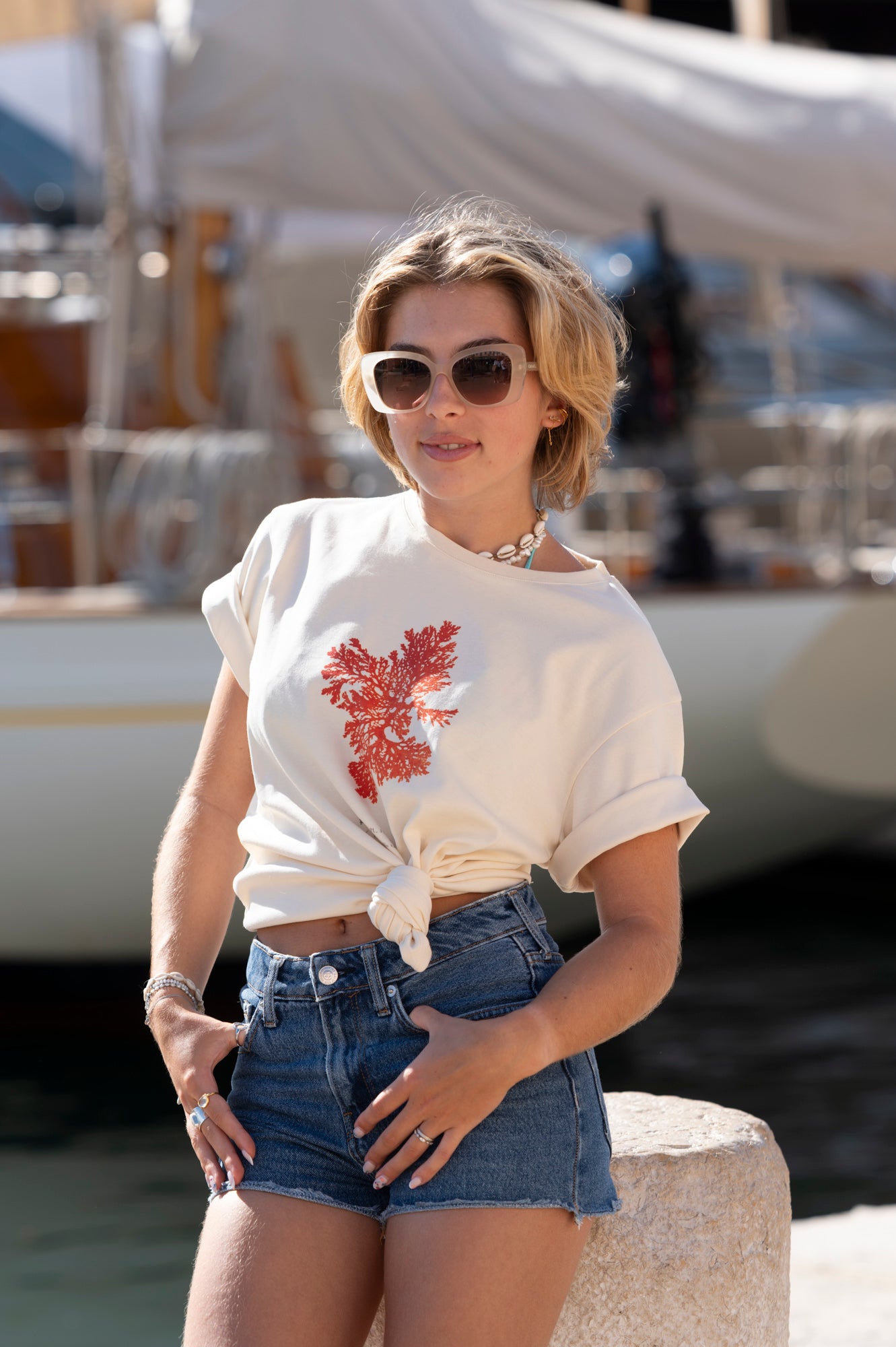 Roxane porte un T-shirt Fanatura mixte Algue taille M