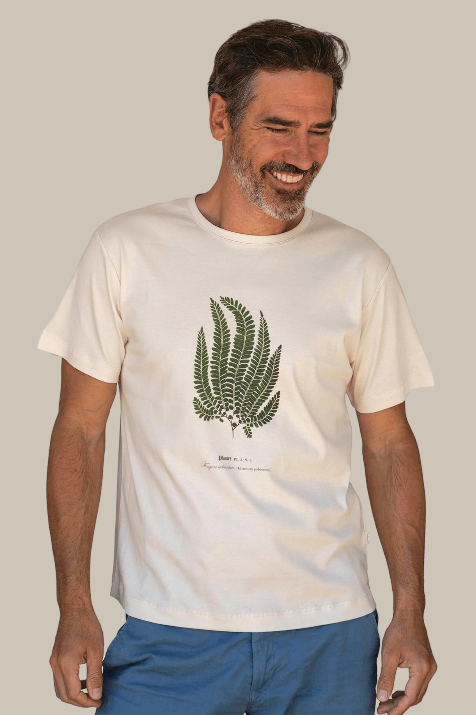 Gilles portant un T-shirt Fanatura mixte fougère taille M