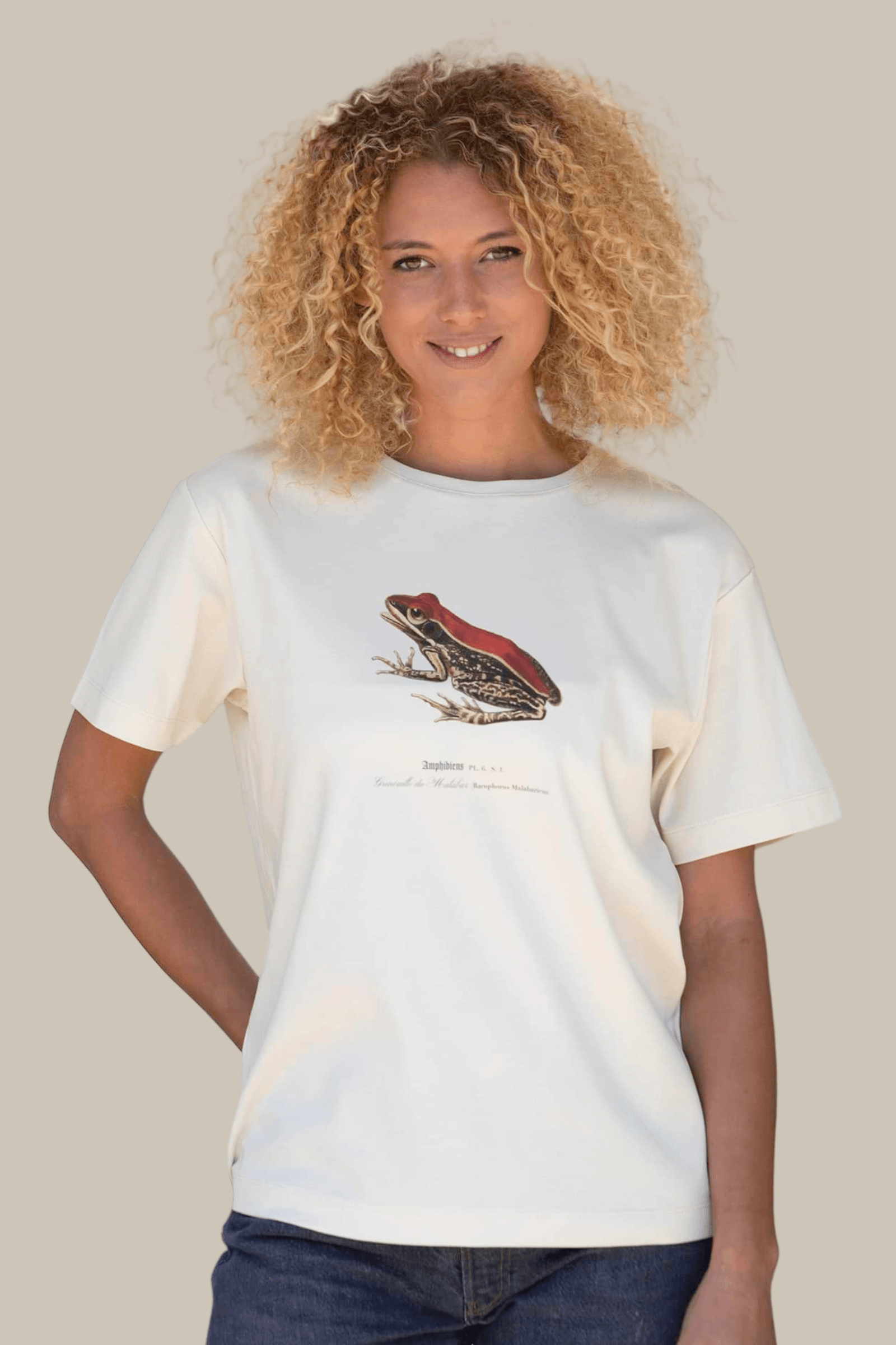 Marjorie portant un T-shirt Fanatura mixte grenouille taille S