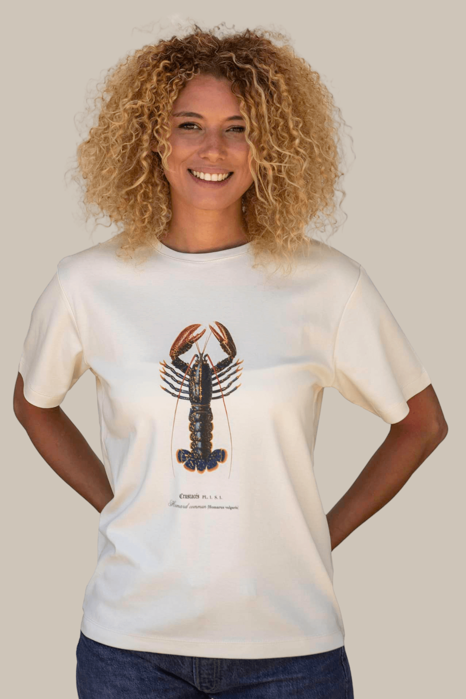 Marjorie portant un T-shirt Fanatura mixte homard taille S