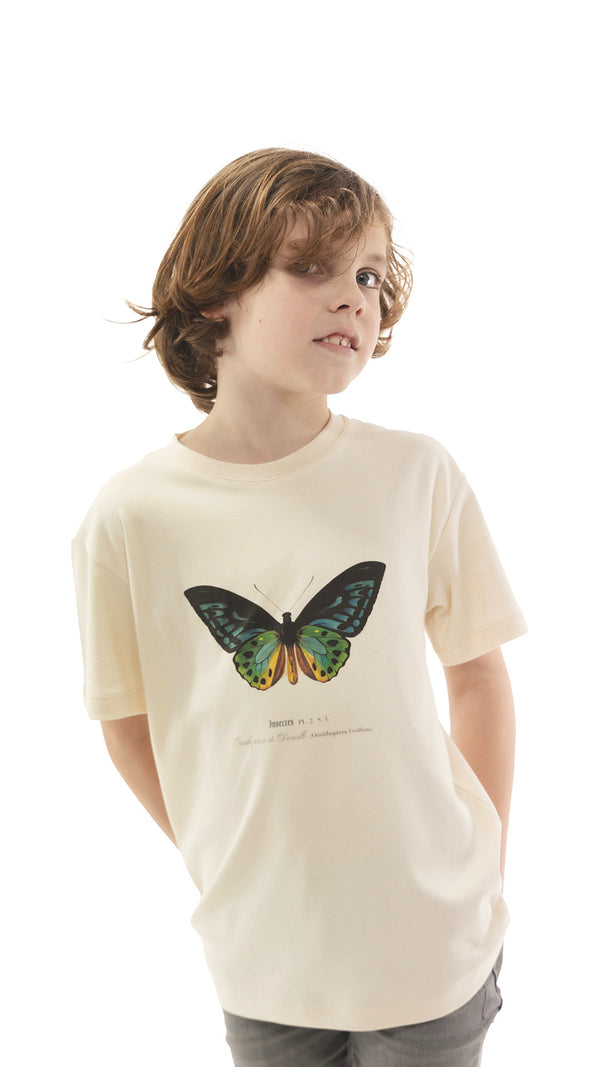 Theodore porte un T-shirt Fanatura Enfant Papillon en taille 10 ans