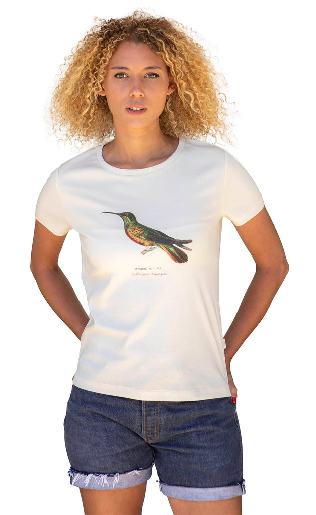 Marjorie portant un T-shirt Fanatura femme colibri taille S