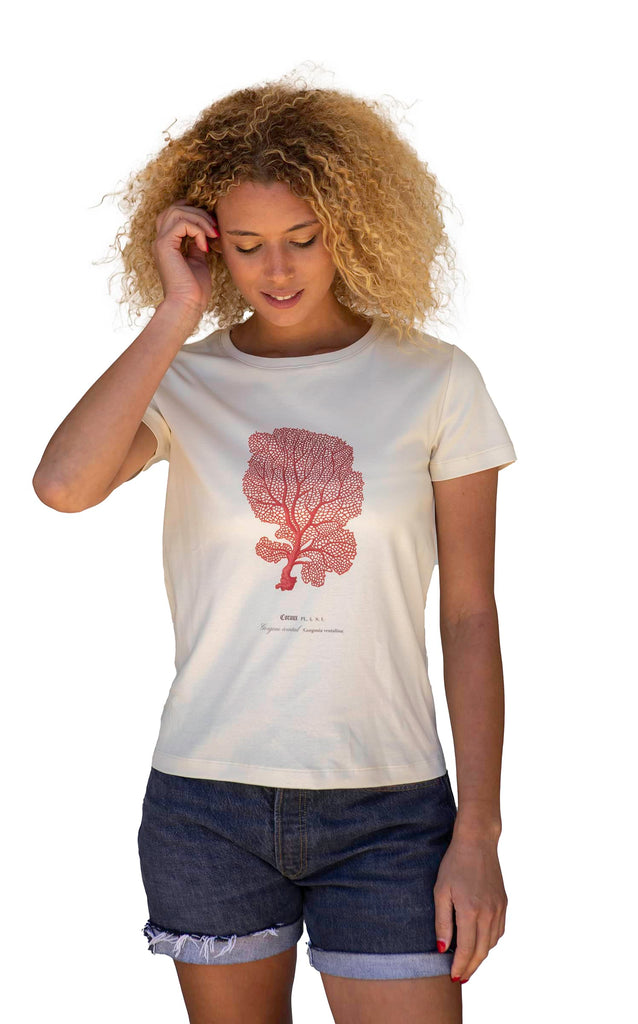 Marjorie portant un T-shirt Fanatura femme corail taille S