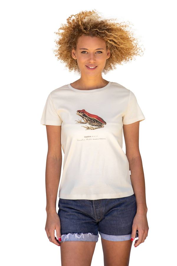 Marjorie portant un T-shirt Fanatura femme grenouille taille S