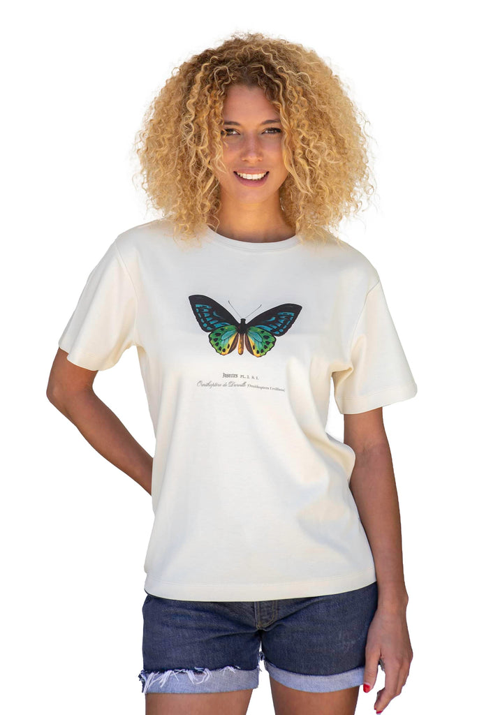 Marjorie portant un T-shirt Fanatura mixte papillon taille S
