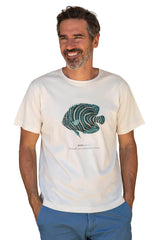 Gilles portant un T-shirt Fanatura mixte poisson taille M